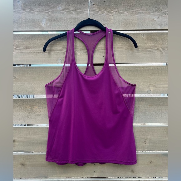 LOT OF 2 Victoria’s Secret Sport Mesh Racer Back Workout Tank size Medium - Picture 14 of 14